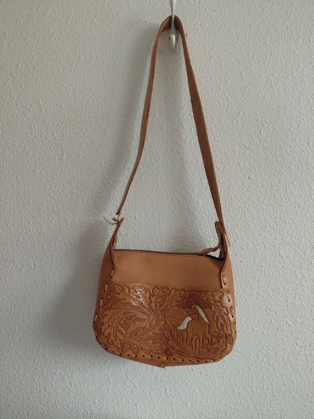 SOLD SOLD Handcrafted Oak Leaf Horse Design Tooled Leather Crossbody